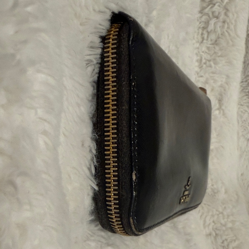 Prada Patent Leather Large Zippy Wallet - Picture 2 of 11